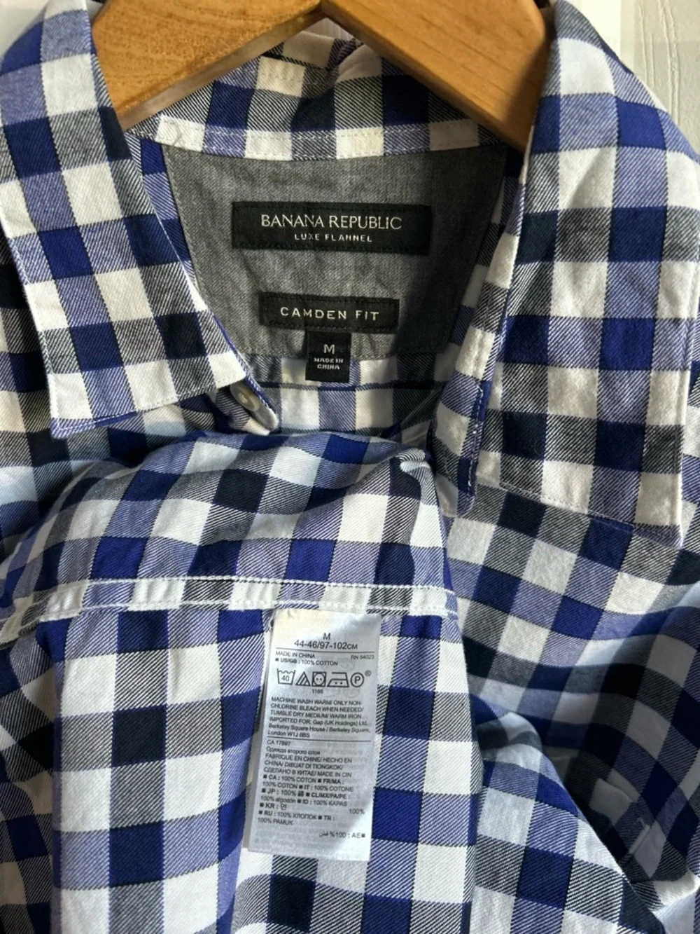 Banana Republic 100% cotton luxe flannel camden fit long sleeve button up shirt